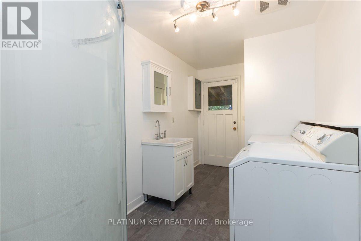 37 Arnella Crescent, Strathroy-Caradoc, Ontario  N7G 2C4 - Photo 22 - X12511074