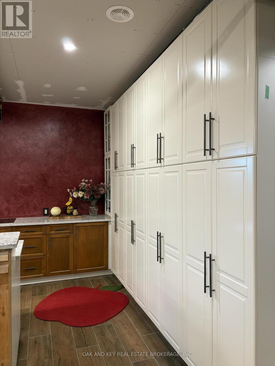 5661 Clandeboye Drive, Lucan Biddulph, Ontario  N0M 2J0 - Photo 2 - X12511086