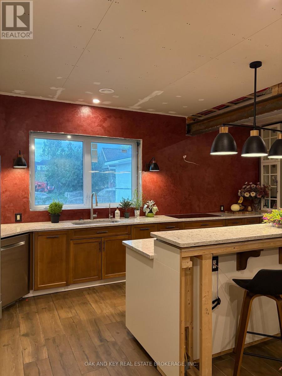 5661 Clandeboye Drive, Lucan Biddulph, Ontario  N0M 2J0 - Photo 3 - X12511086