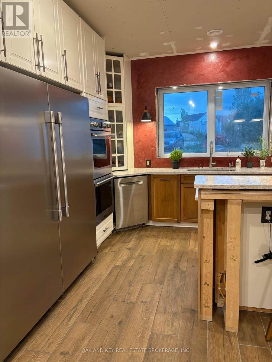 5661 Clandeboye Drive, Lucan Biddulph, Ontario  N0M 2J0 - Photo 5 - X12511086