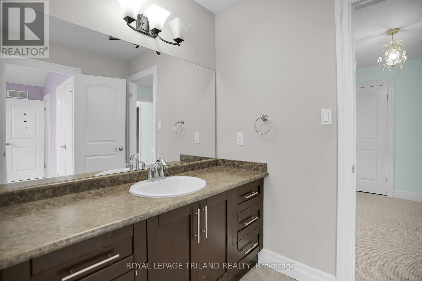 1862 Cherrywood Trail, London North, Ontario  N6H 0E1 - Photo 19 - X12511144