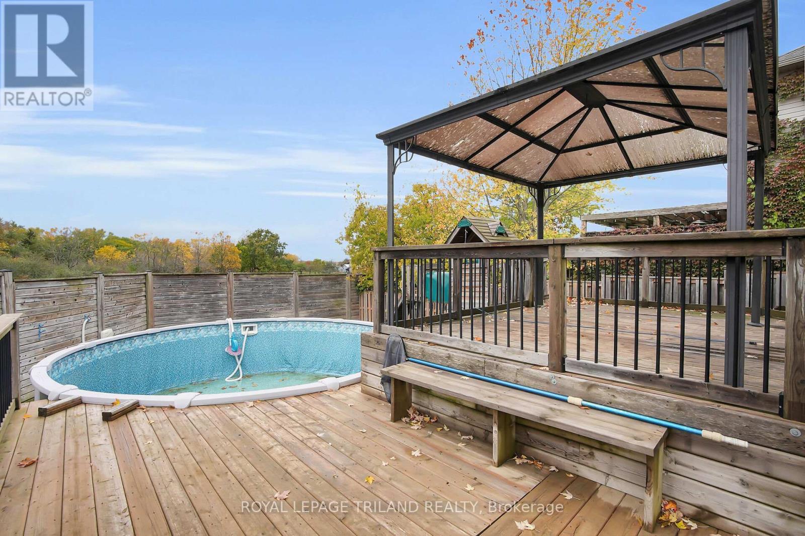 1862 Cherrywood Trail, London North, Ontario  N6H 0E1 - Photo 34 - X12511144