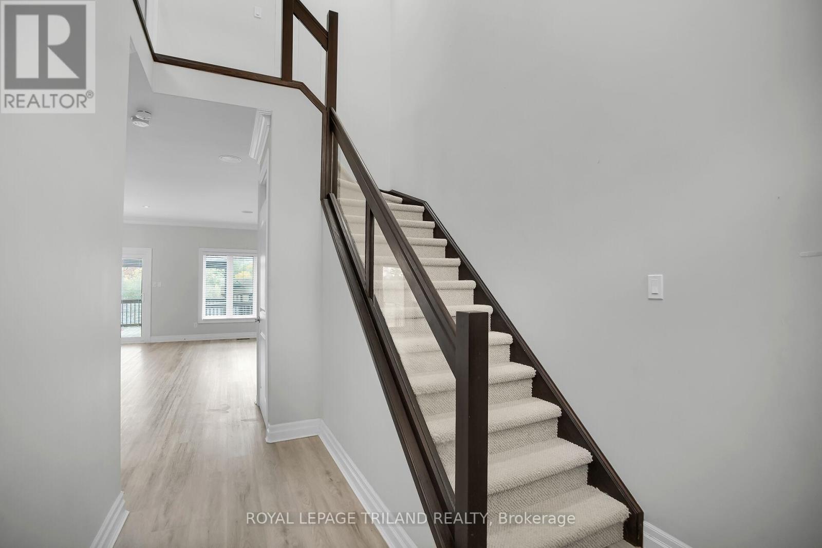 1862 Cherrywood Trail, London North, Ontario  N6H 0E1 - Photo 5 - X12511144