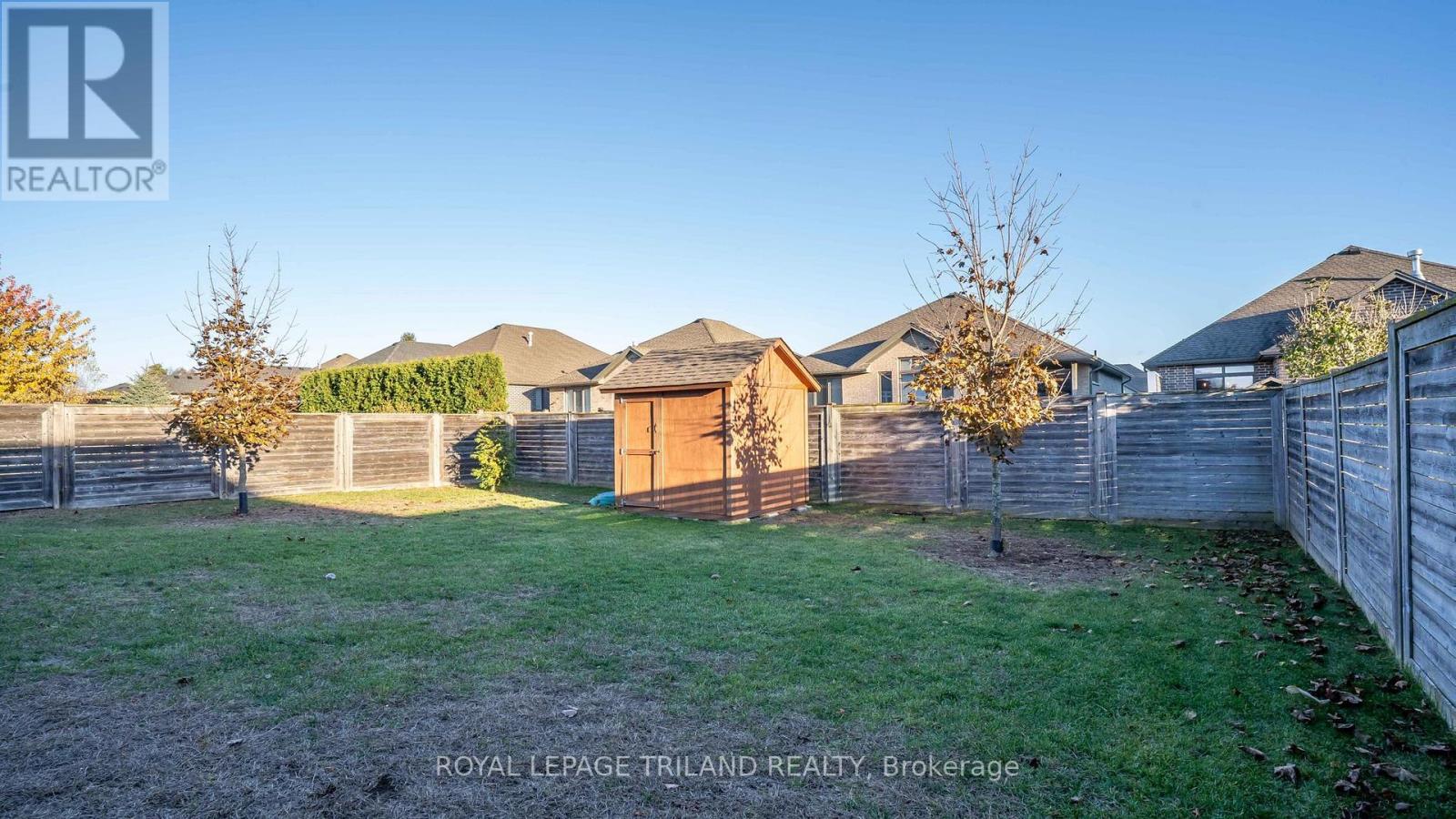 693 Newman Drive, Strathroy-Caradoc, Ontario  N0L 1W0 - Photo 22 - X12511152