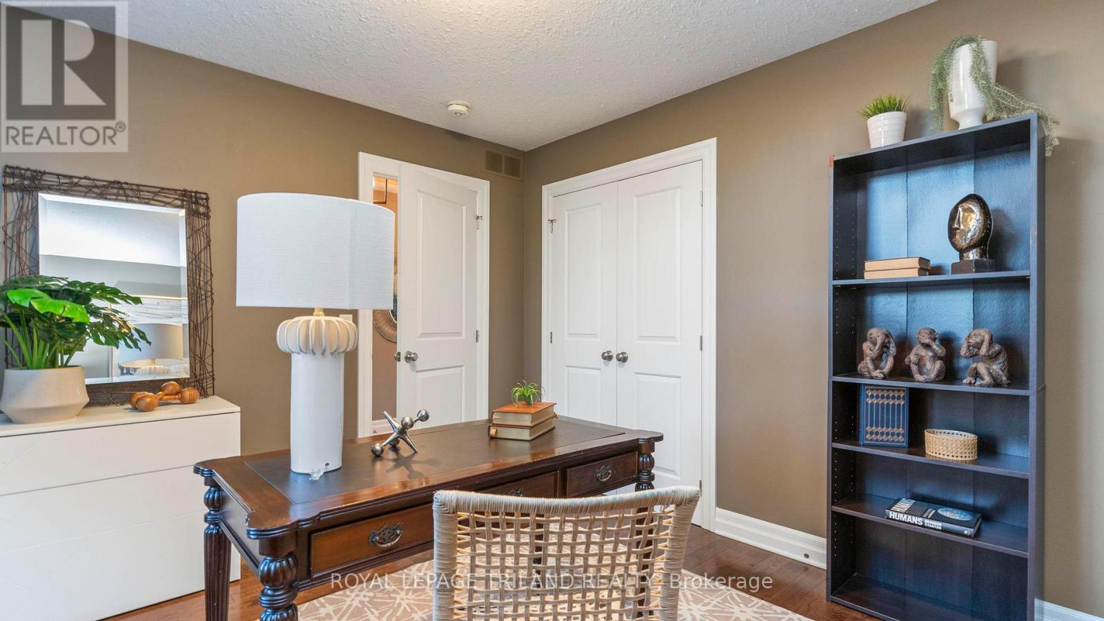 693 Newman Drive, Strathroy-Caradoc, Ontario  N0L 1W0 - Photo 4 - X12511152