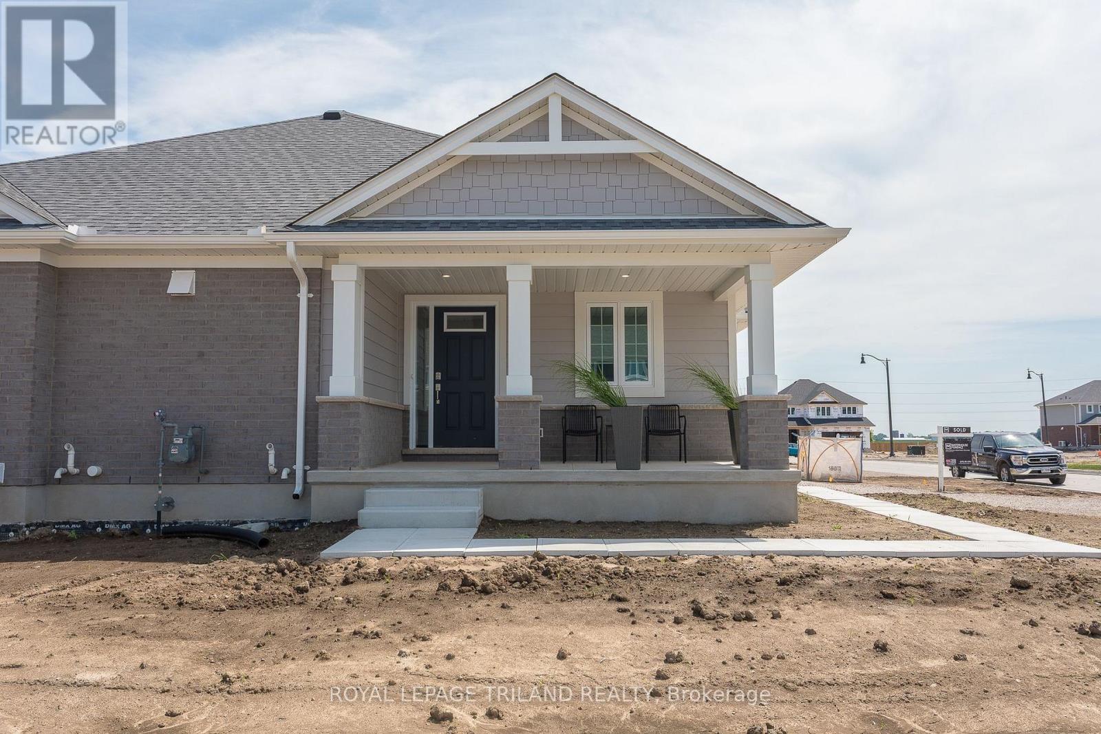 1 Harrow Lane, St. Thomas, Ontario  N5R 0P3 - Photo 2 - X12511182