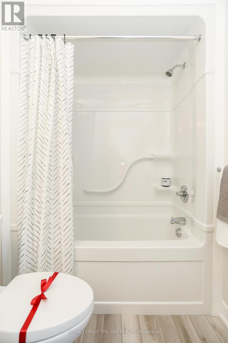 1 Harrow Lane, St. Thomas, Ontario  N5R 0P3 - Photo 28 - X12511182