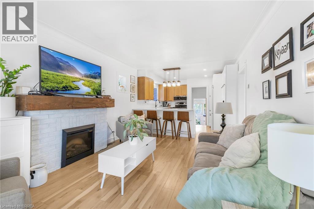 12 Patricia Street, Brantford, Ontario  N3T 1W5 - Photo 3 - 40785617