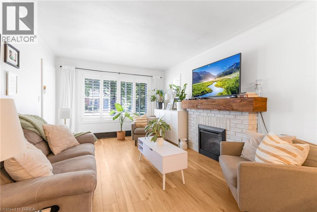 12 Patricia Street, Brantford, Ontario  N3T 1W5 - Photo 4 - 40785617