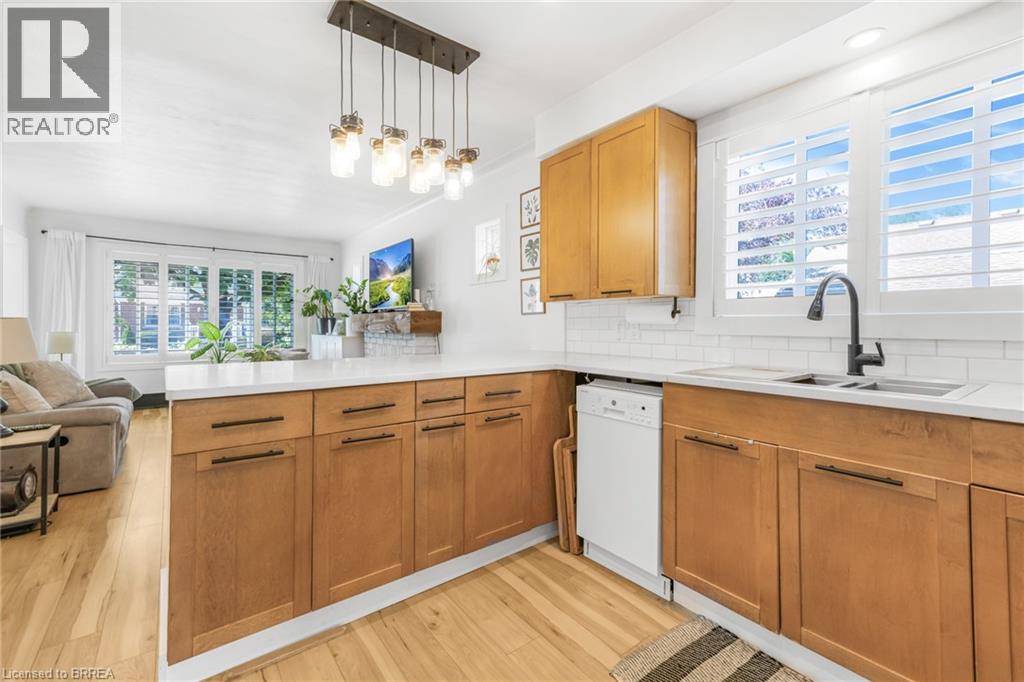 12 Patricia Street, Brantford, Ontario  N3T 1W5 - Photo 6 - 40785617