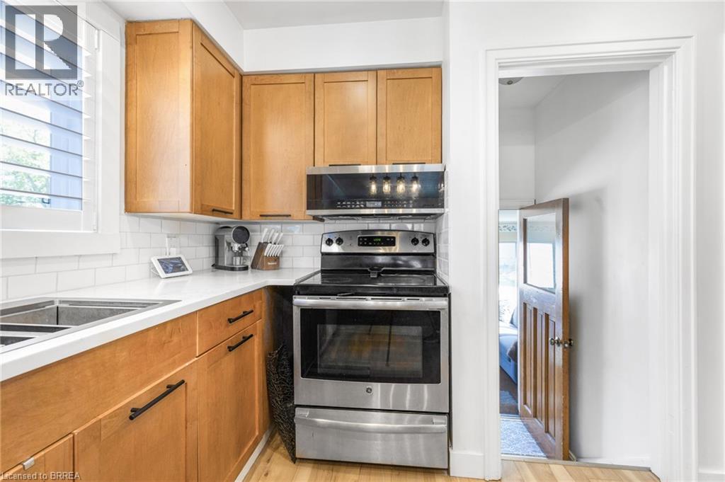 12 Patricia Street, Brantford, Ontario  N3T 1W5 - Photo 7 - 40785617