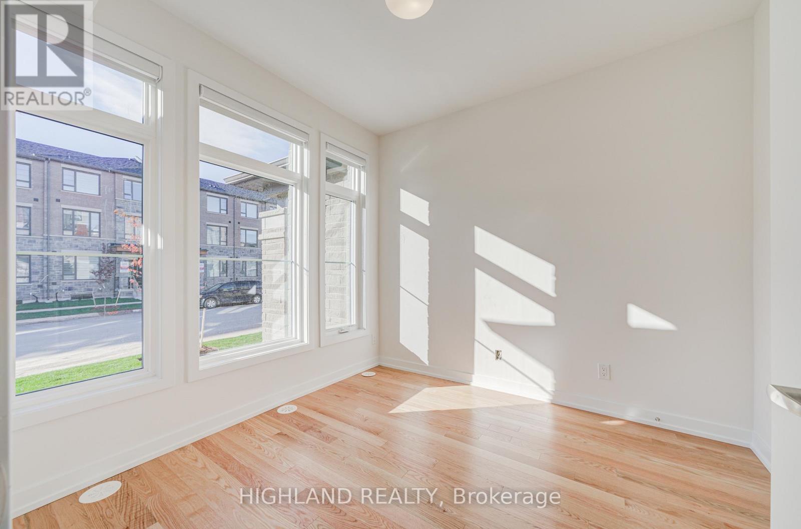 1118 Wheat Boom Drive, Oakville, Ontario  L6H 7W4 - Photo 6 - W12491692