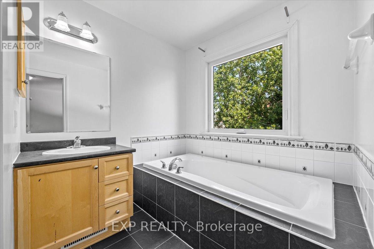 264 Bradwell Way, Ottawa, Ontario  K1T 4J2 - Photo 26 - X12511200