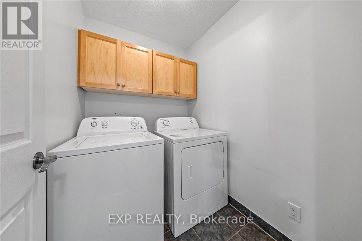 264 Bradwell Way, Ottawa, Ontario  K1T 4J2 - Photo 34 - X12511200