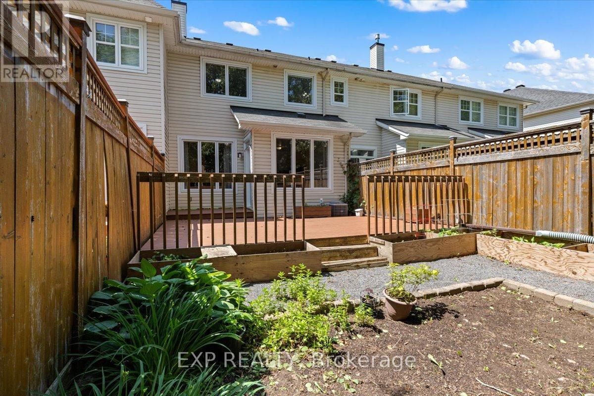 264 Bradwell Way, Ottawa, Ontario  K1T 4J2 - Photo 41 - X12511200