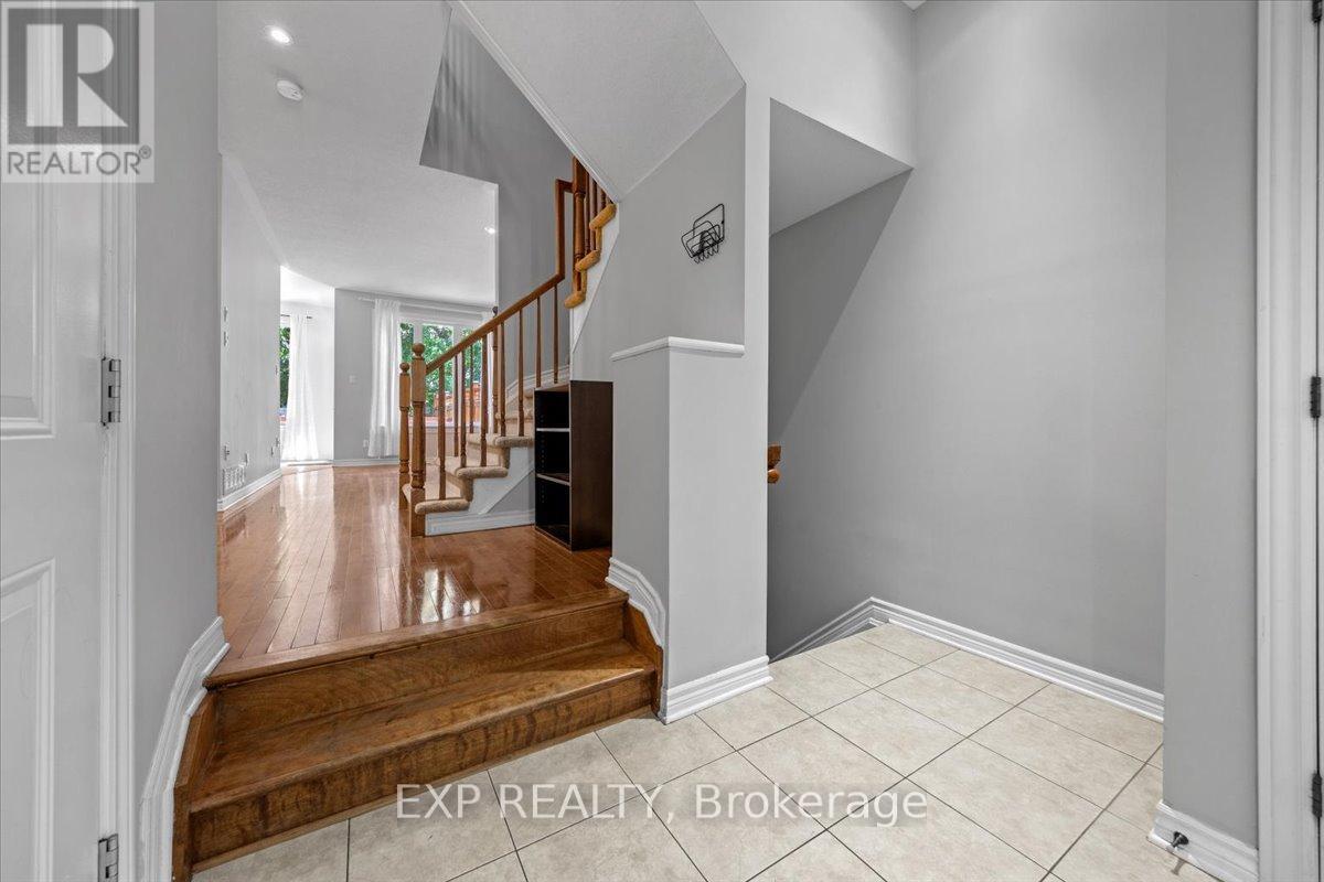 264 Bradwell Way, Ottawa, Ontario  K1T 4J2 - Photo 5 - X12511200