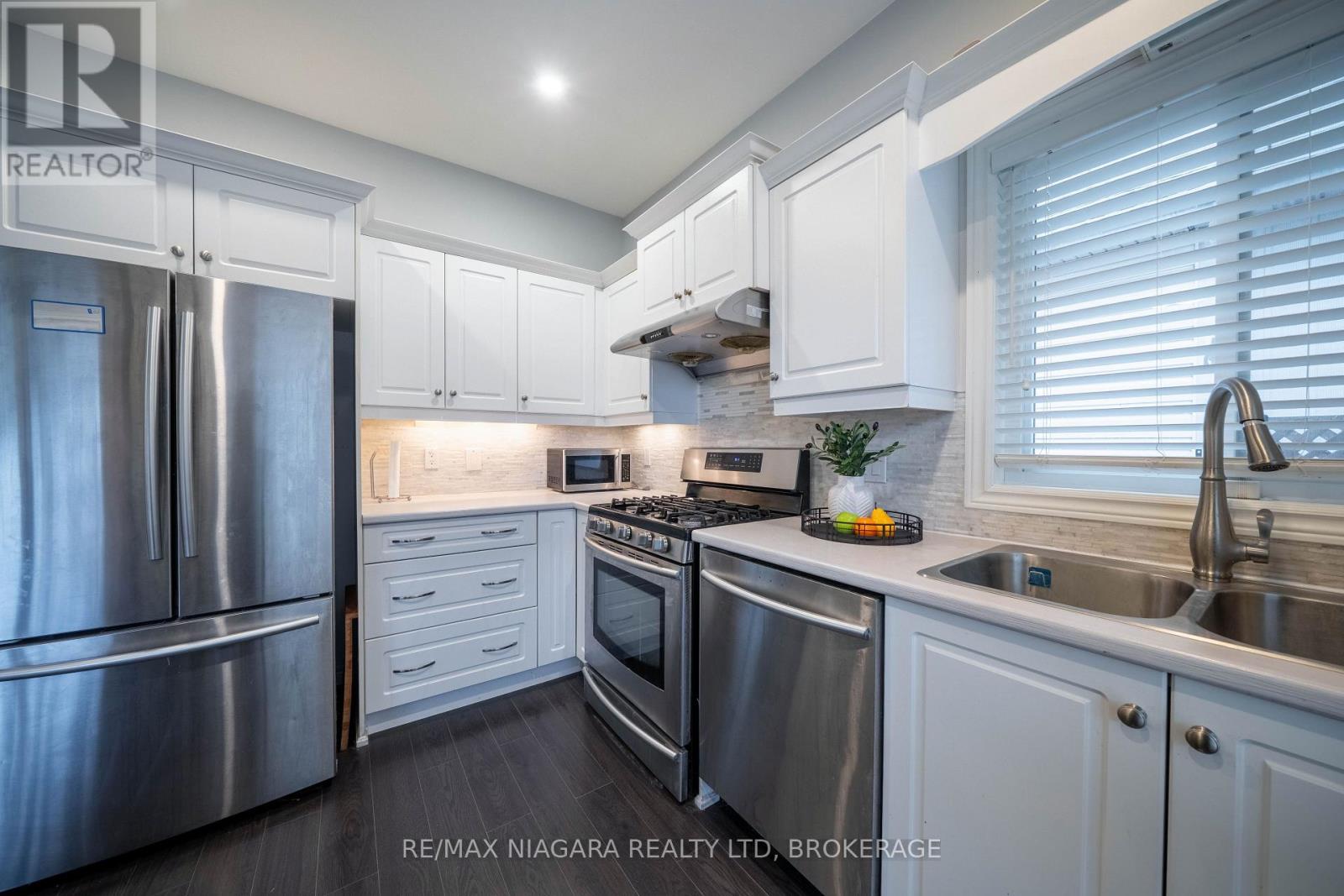 2 Marren Street, St. Catharines, Ontario L2P 2J6 - Photo 14 - X12511092