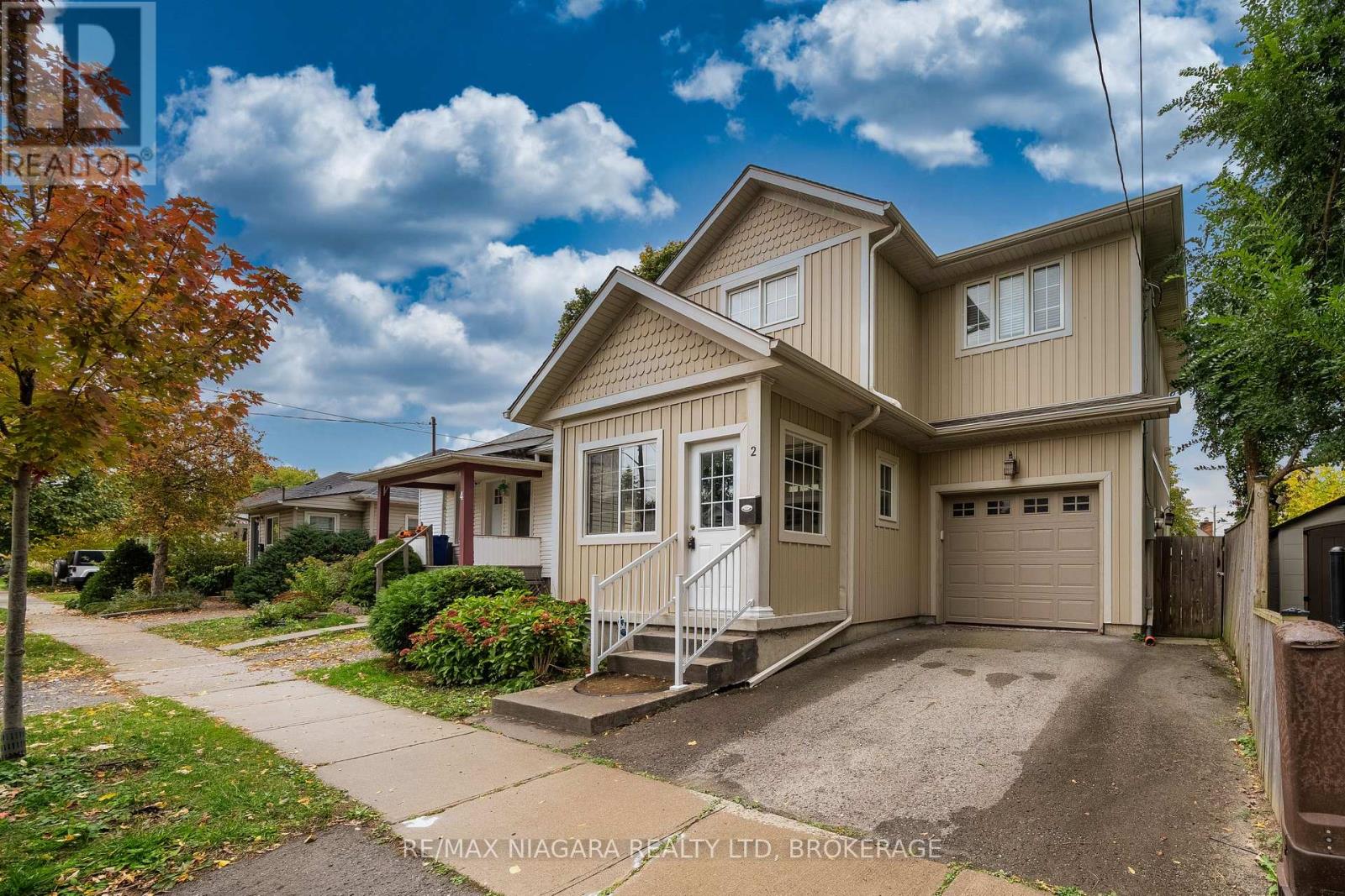 2 Marren Street, St. Catharines, Ontario L2P 2J6 - Photo 2 - X12511092