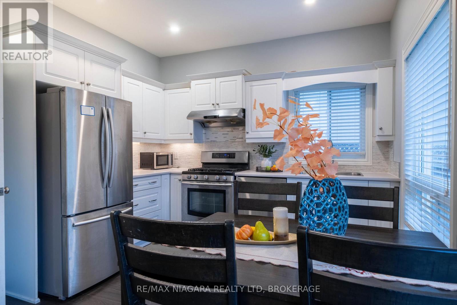 2 Marren Street, St. Catharines, Ontario L2P 2J6 - Photo 20 - X12511092