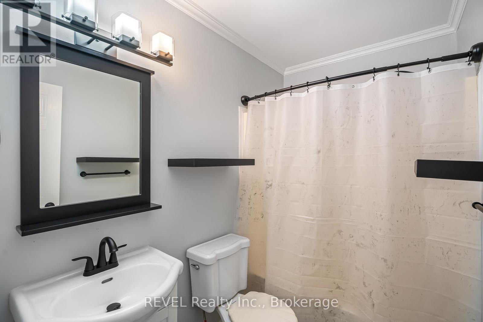 2 - 38 Elma Street, St. Catharines, Ontario  L2N 6Z3 - Photo 18 - X12511126