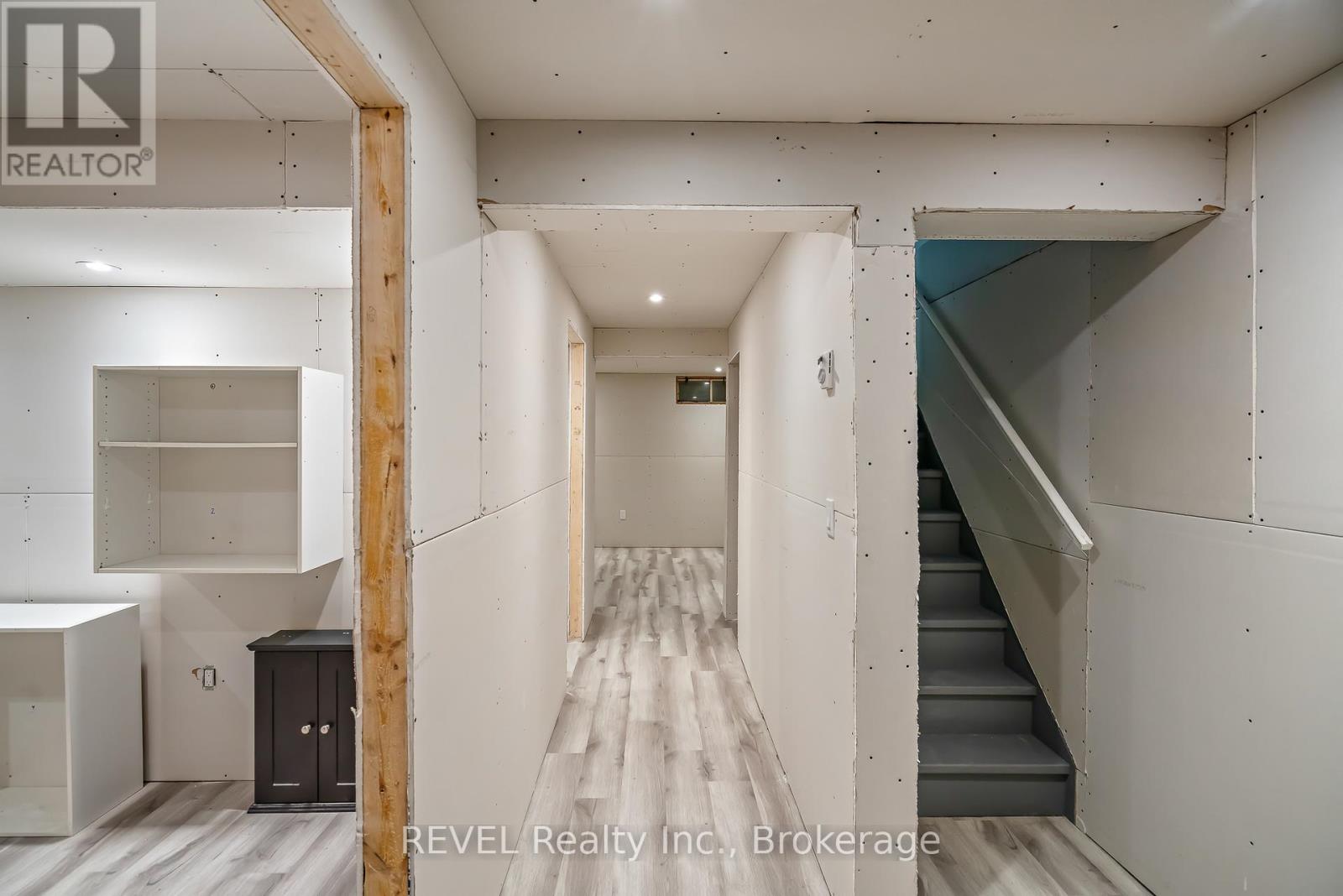 2 - 38 Elma Street, St. Catharines, Ontario  L2N 6Z3 - Photo 23 - X12511126