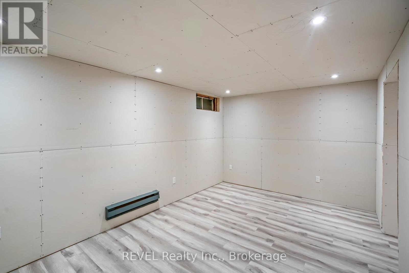 2 - 38 Elma Street, St. Catharines, Ontario  L2N 6Z3 - Photo 26 - X12511126