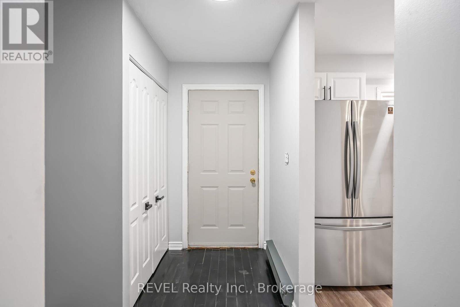 2 - 38 Elma Street, St. Catharines, Ontario  L2N 6Z3 - Photo 4 - X12511126