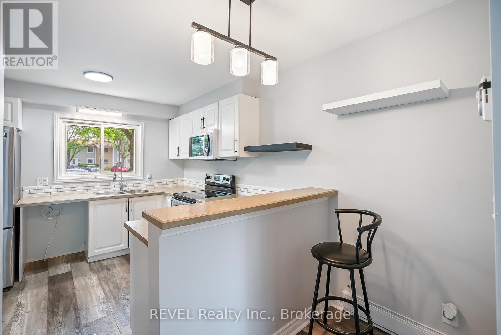 2 - 38 Elma Street, St. Catharines, Ontario  L2N 6Z3 - Photo 6 - X12511126