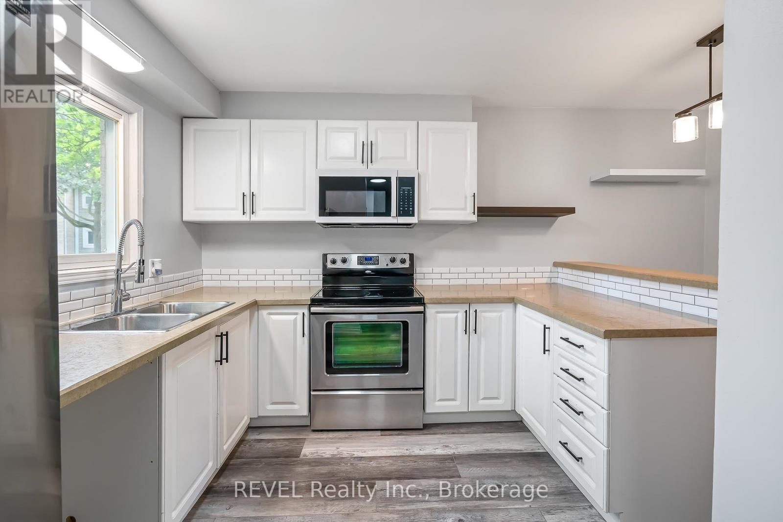 2 - 38 Elma Street, St. Catharines, Ontario  L2N 6Z3 - Photo 8 - X12511126