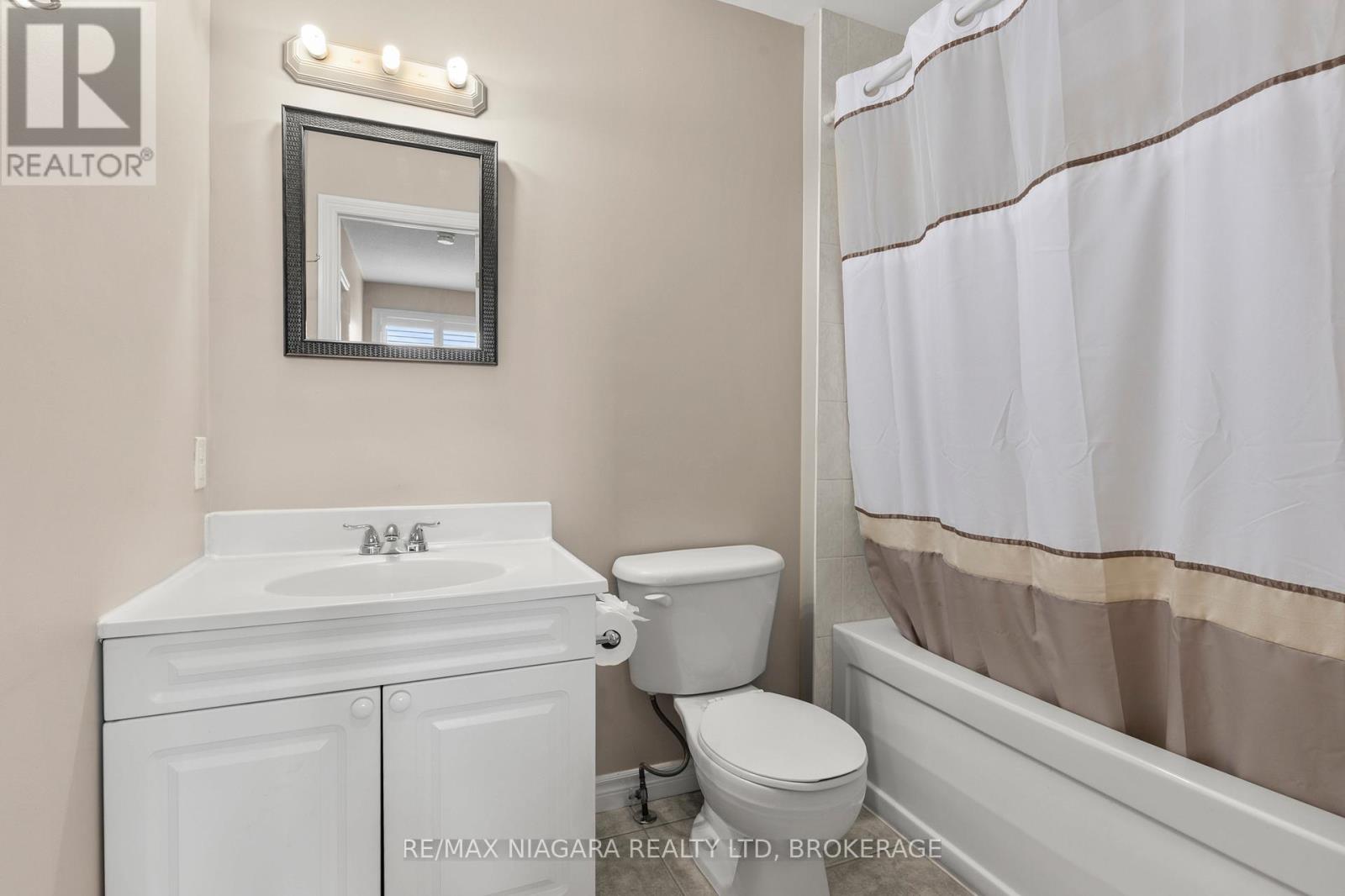 6 - 6263 Valley Way, Niagara Falls, Ontario L2E 0A1 - Photo 22 - X12511148