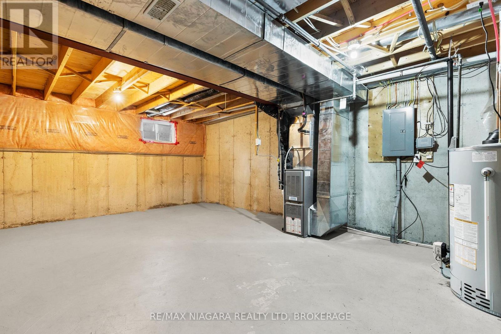 6 - 6263 Valley Way, Niagara Falls, Ontario L2E 0A1 - Photo 24 - X12511148