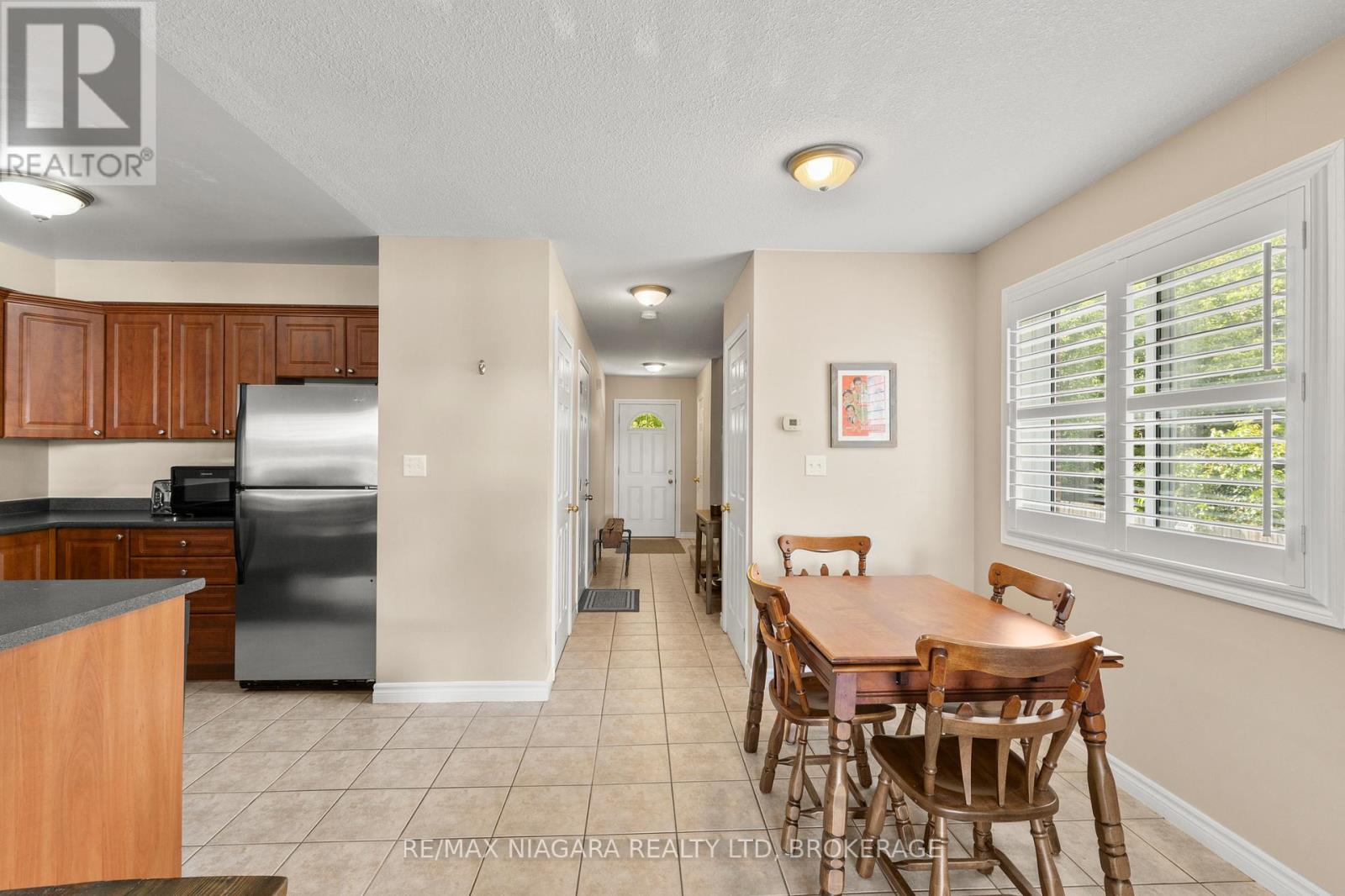 6 - 6263 Valley Way, Niagara Falls, Ontario L2E 0A1 - Photo 7 - X12511148