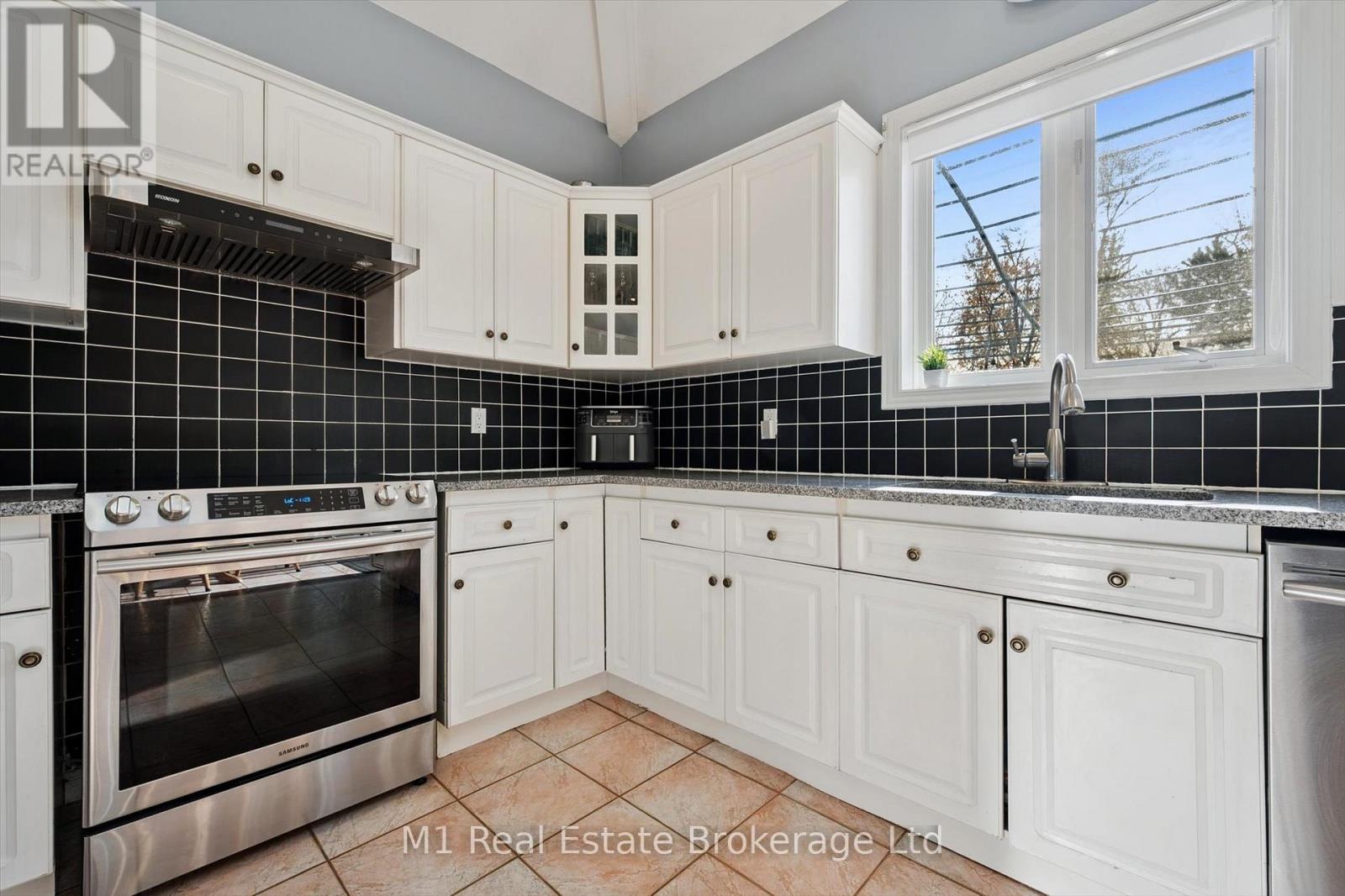 684 Willow Road, Guelph, Ontario N1H 1K2 - Photo 20 - X12511158