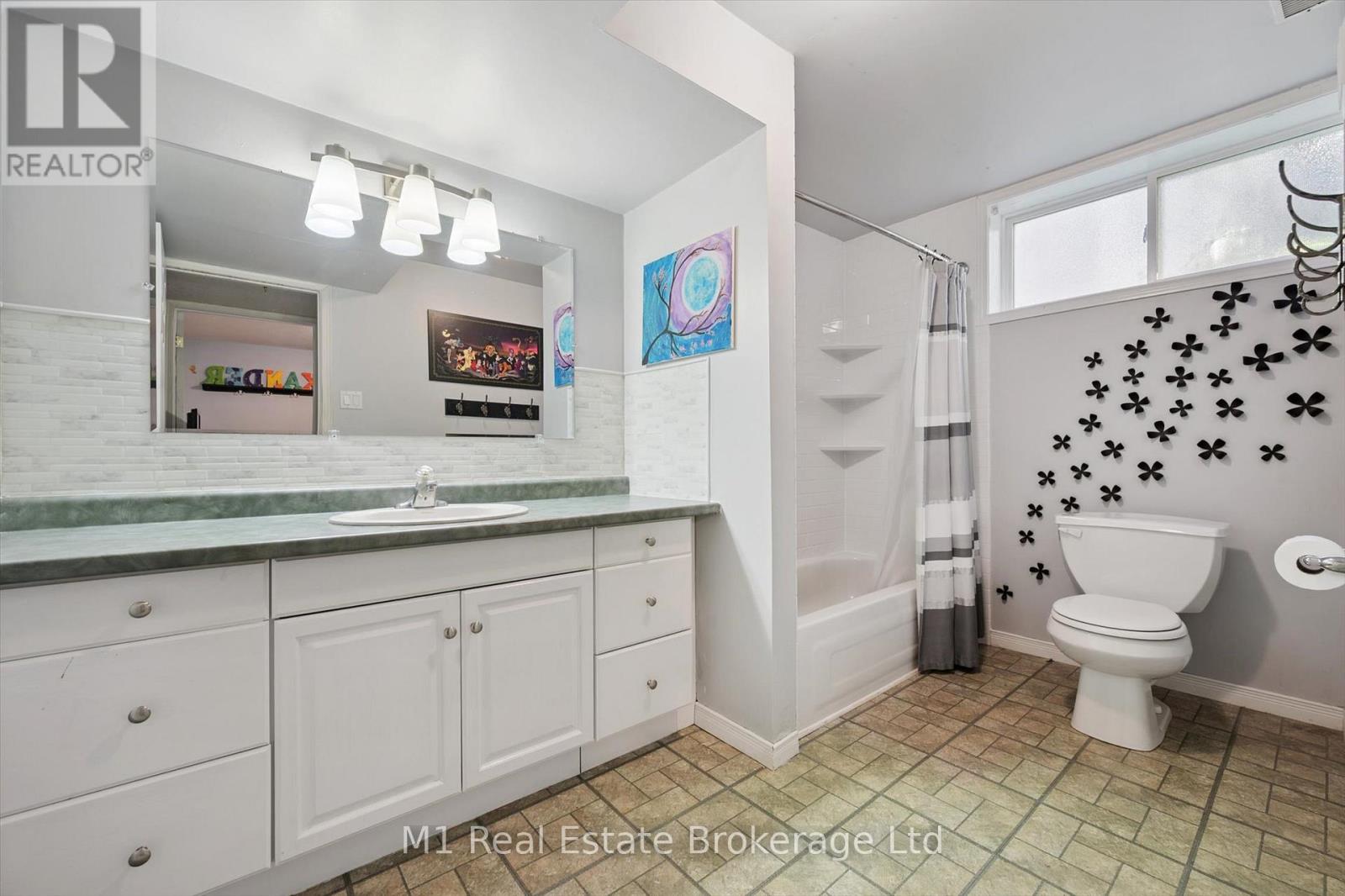 684 Willow Road, Guelph, Ontario N1H 1K2 - Photo 39 - X12511158