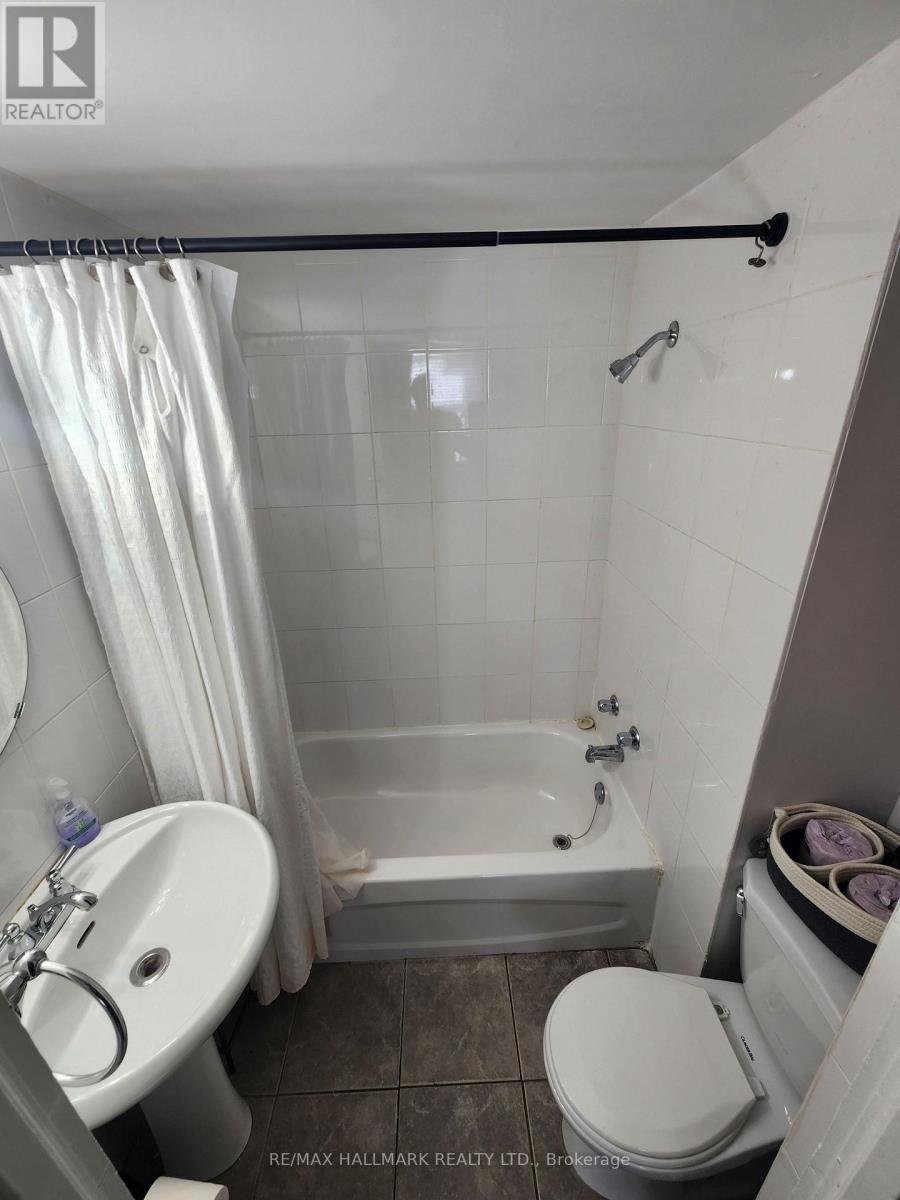 Main - 132 Grace Street, Toronto, Ontario  M6J 2S2 - Photo 7 - C12412888