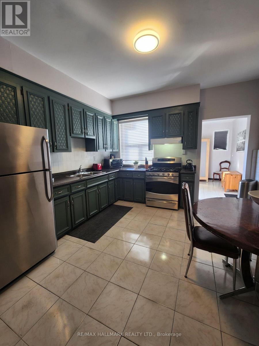 Main - 132 Grace Street, Toronto, Ontario  M6J 2S2 - Photo 4 - C12412888