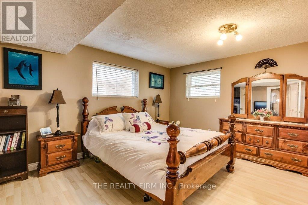 79 Mendip Crescent, London South, Ontario  N6E 1H2 - Photo 27 - X12425454