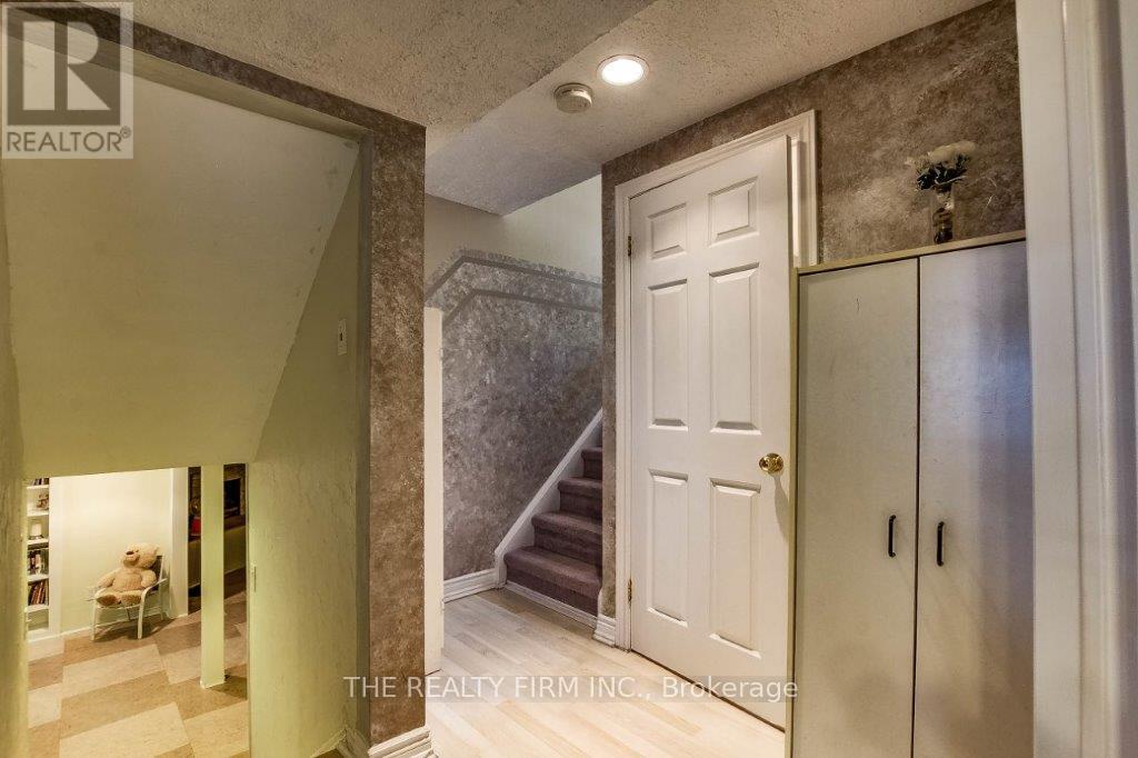 79 Mendip Crescent, London South, Ontario  N6E 1H2 - Photo 26 - X12425454
