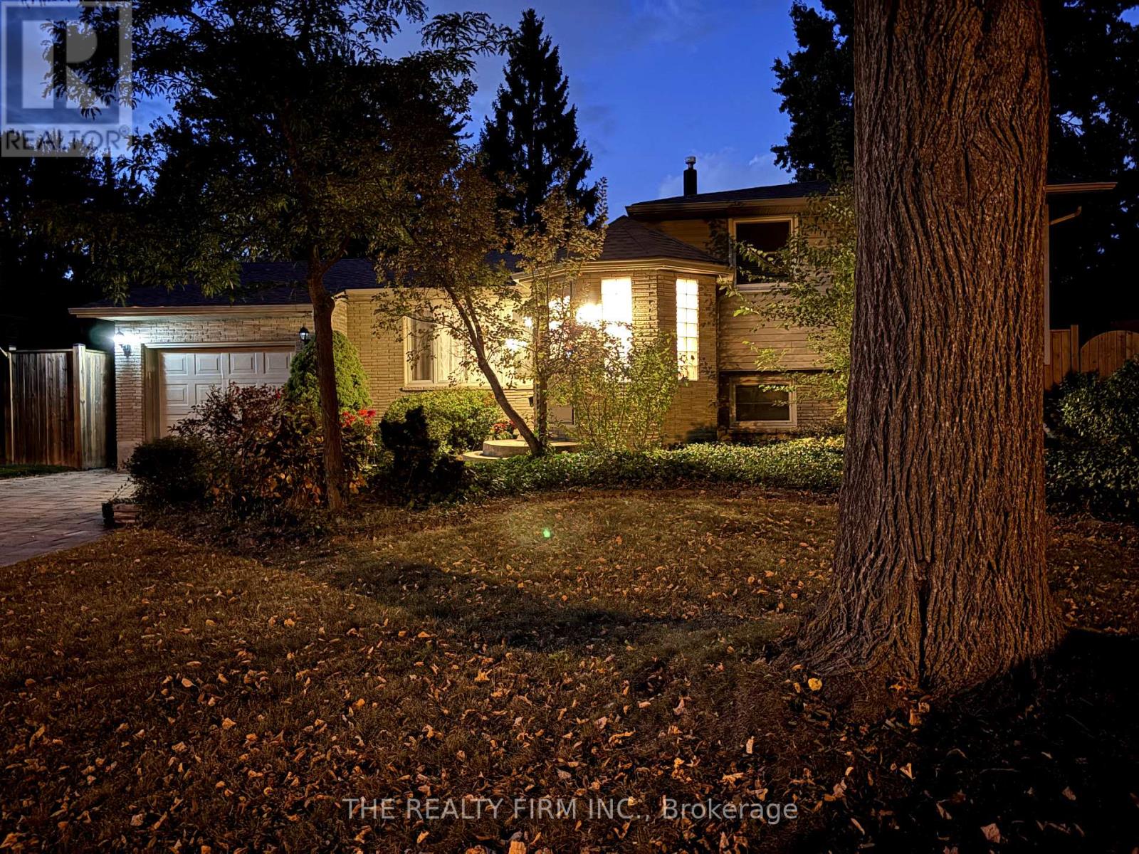79 Mendip Crescent, London South, Ontario  N6E 1H2 - Photo 4 - X12425454