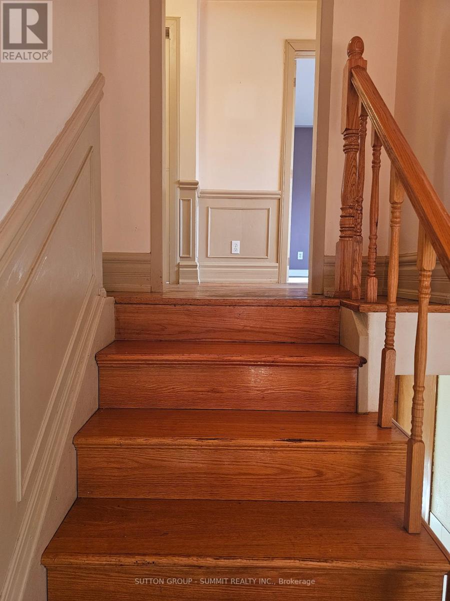 515 Trafford Crescent, Oakville, Ontario L6L 3T2 - Photo 9 - W12495774