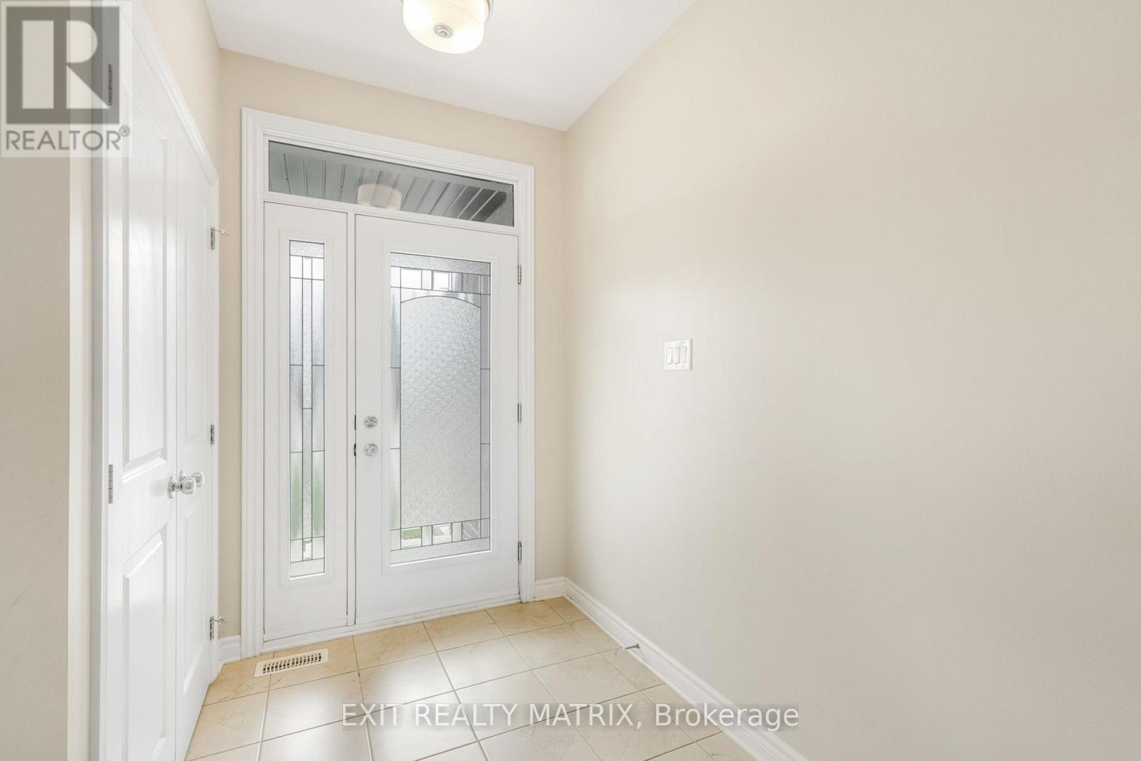 700 Namur Street, Russell, Ontario  K0A 1W0 - Photo 2 - X12504290