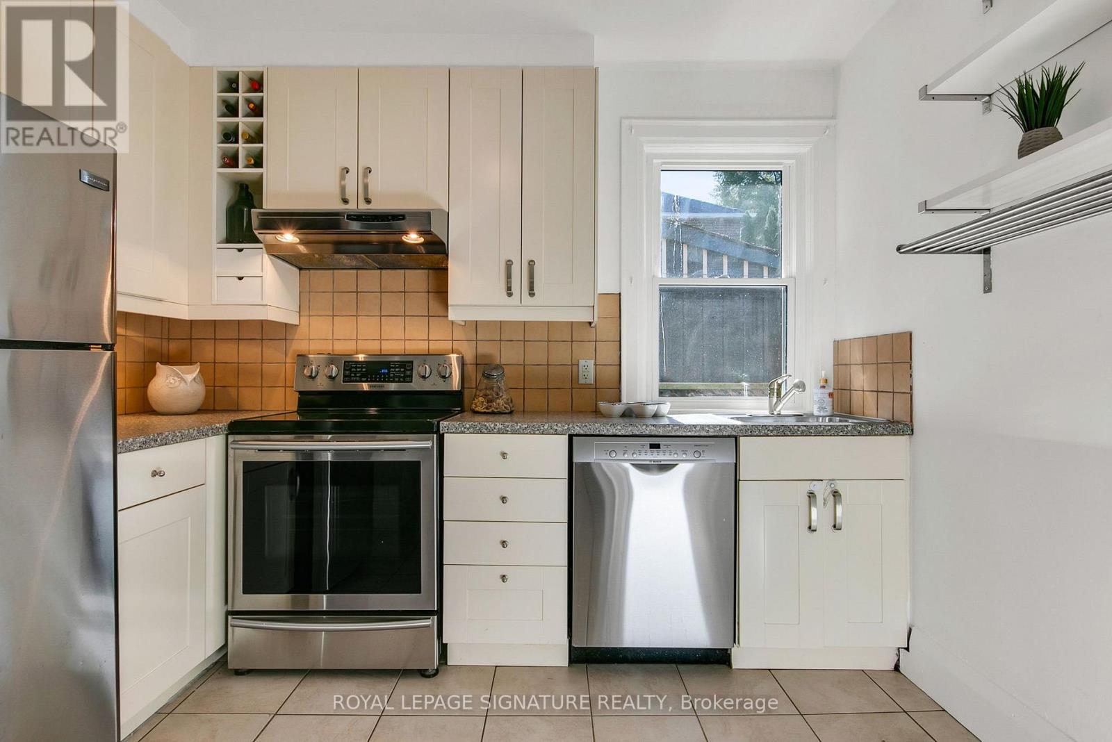 546 Jane Street, Toronto, Ontario  M6S 4A4 - Photo 16 - W12509888