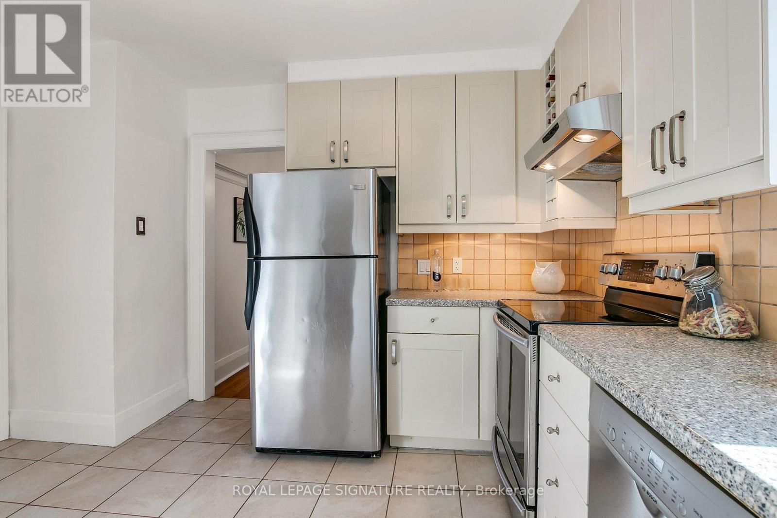 546 Jane Street, Toronto, Ontario  M6S 4A4 - Photo 20 - W12509888