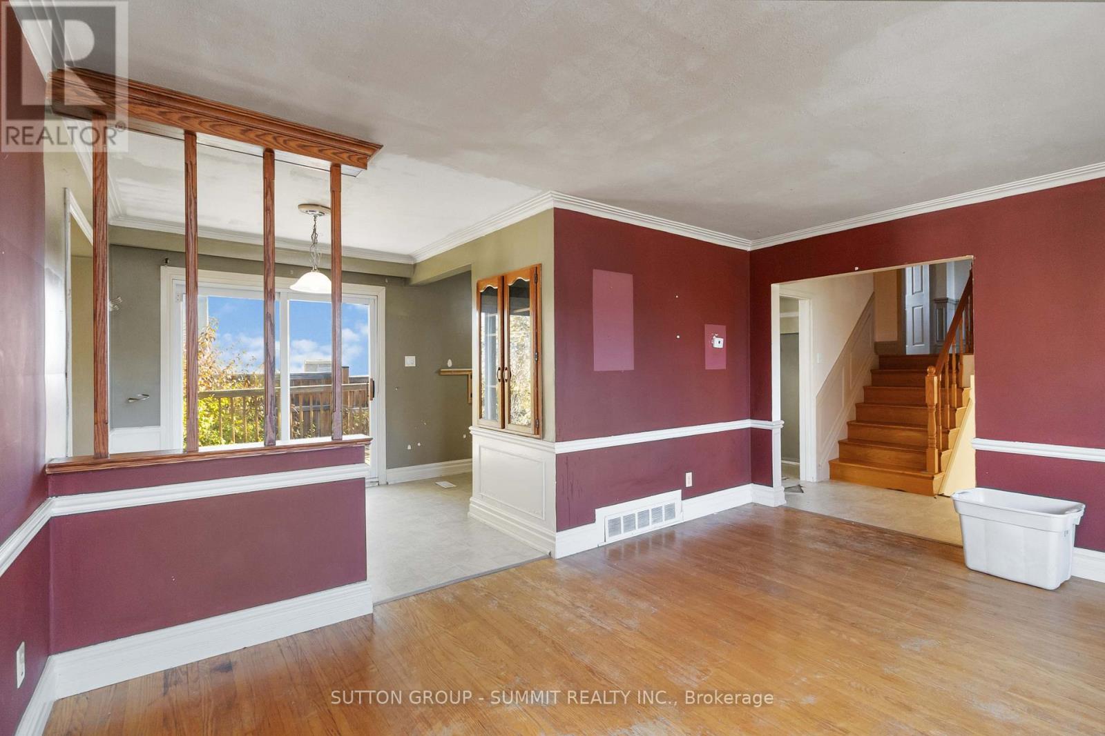 515 Trafford Crescent, Oakville, Ontario L6L 3T2 - Photo 6 - W12495774