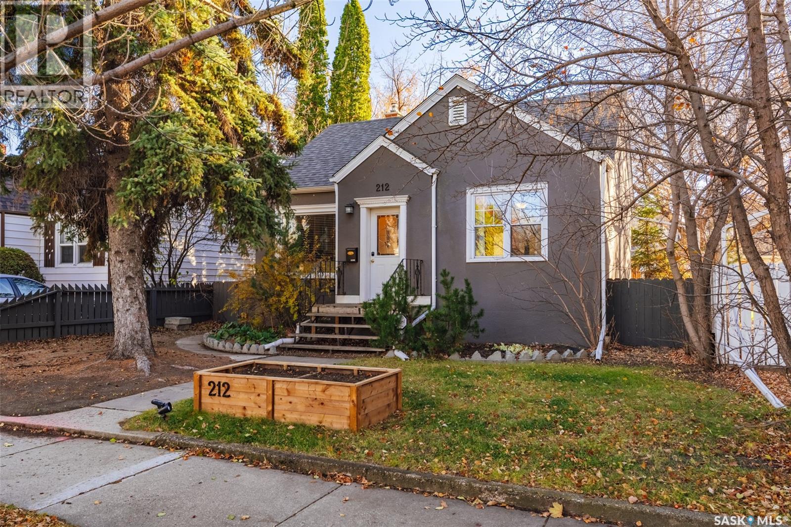 212 4th STREET E, saskatoon, Saskatchewan