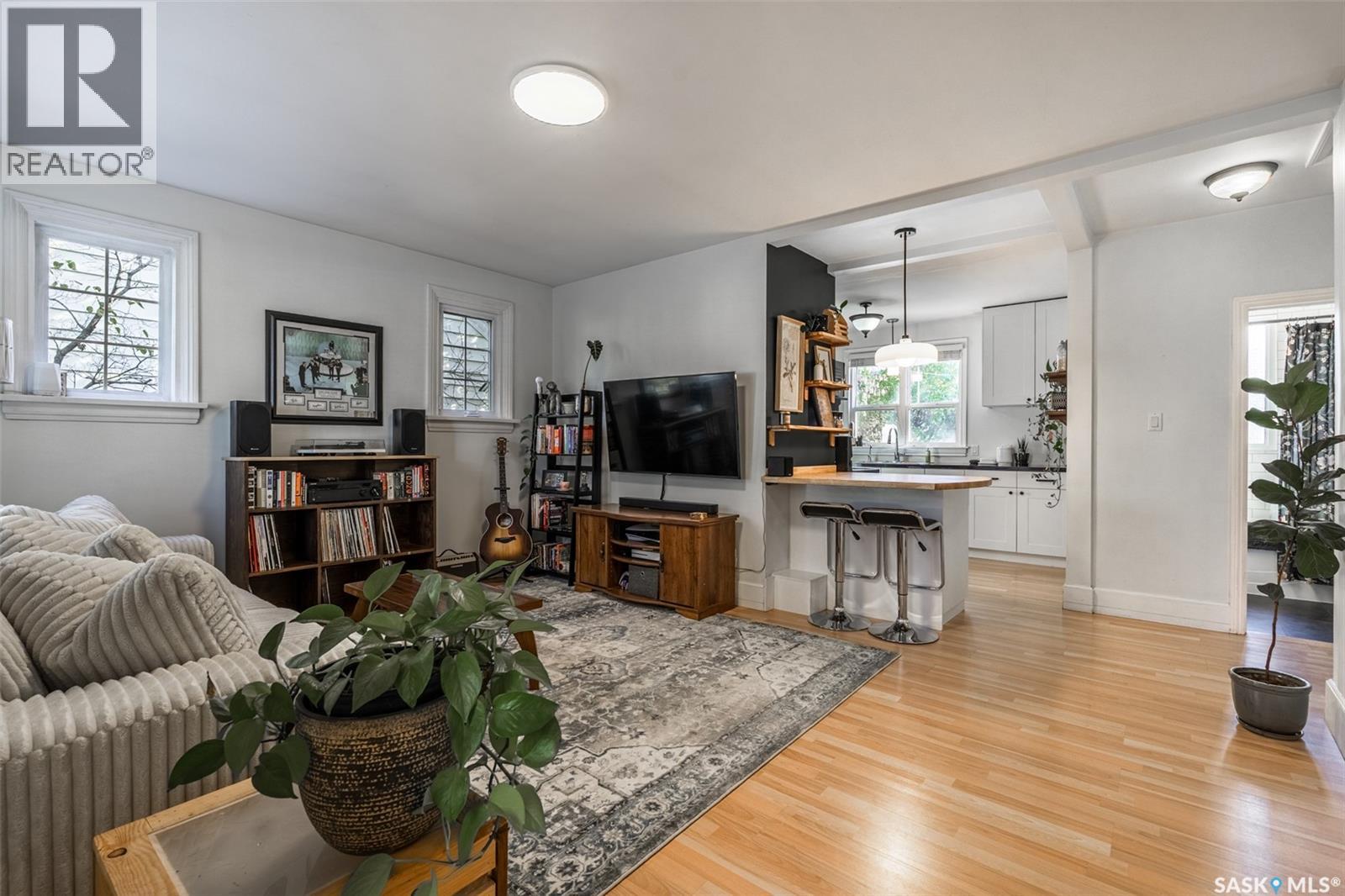 212 4th Street E, Saskatoon, Saskatchewan  S7H 1J1 - Photo 3 - SK022354