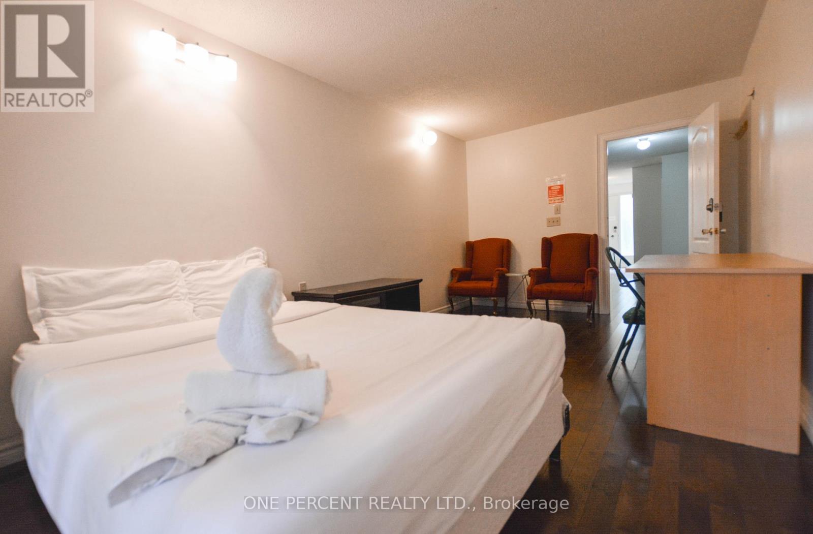 22 Mintwood Drive, Toronto, Ontario  M2M 3A7 - Photo 13 - C12511198