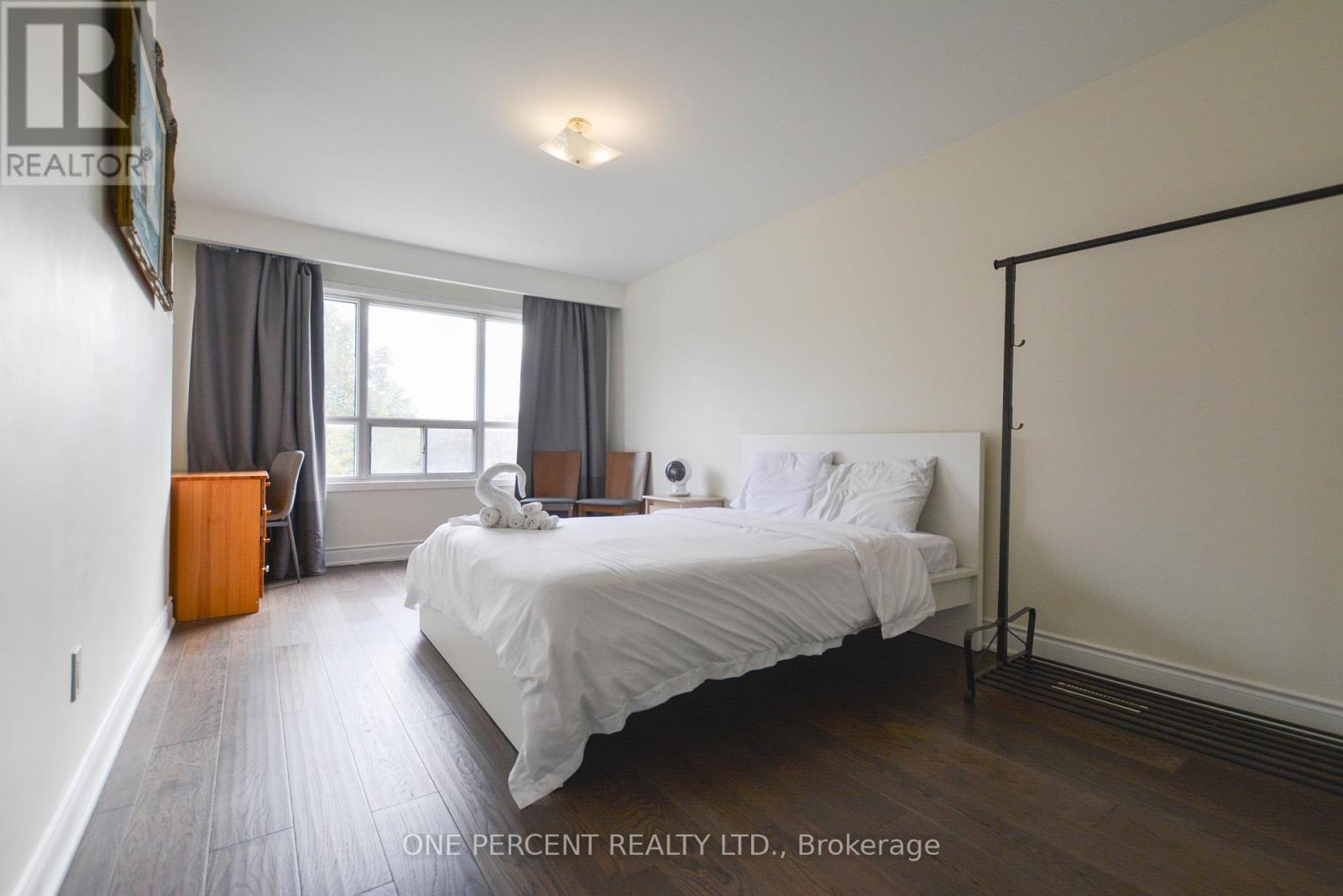 22 Mintwood Drive, Toronto, Ontario  M2M 3A7 - Photo 17 - C12511198