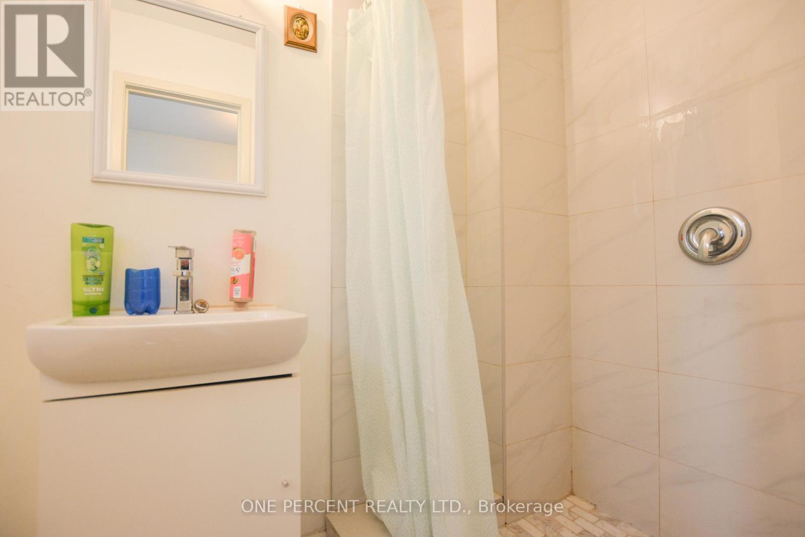 22 Mintwood Drive, Toronto, Ontario  M2M 3A7 - Photo 6 - C12511198