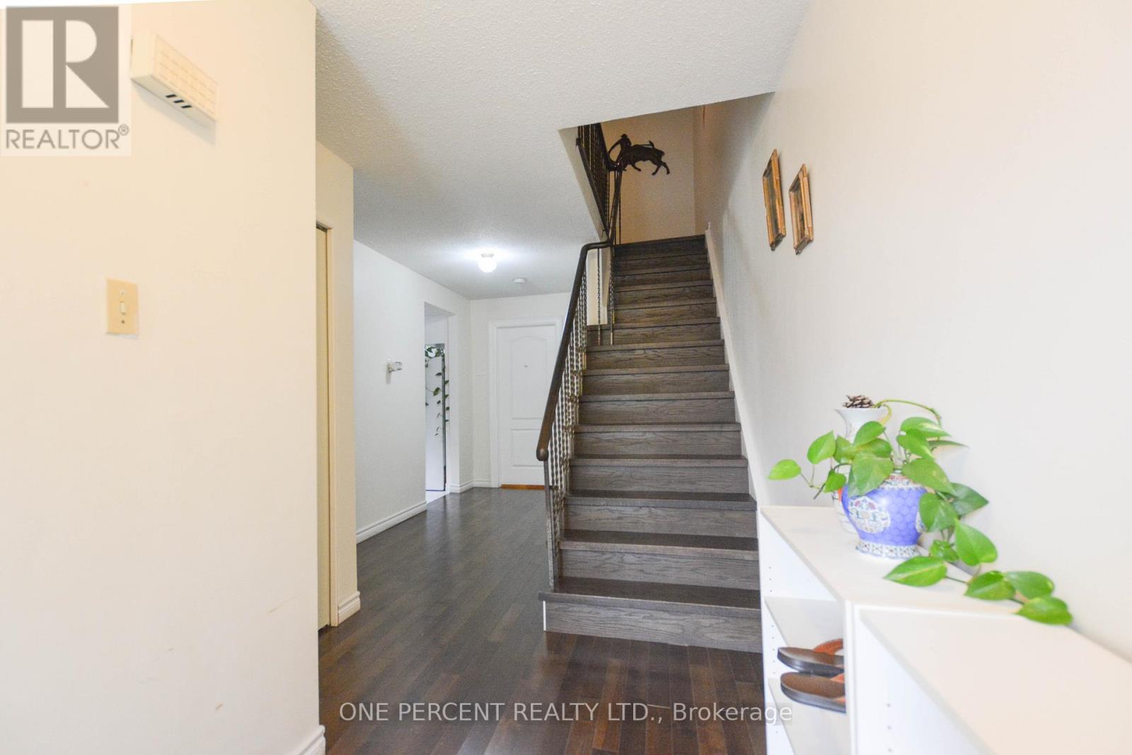 22 Mintwood Drive, Toronto, Ontario  M2M 3A7 - Photo 7 - C12511198